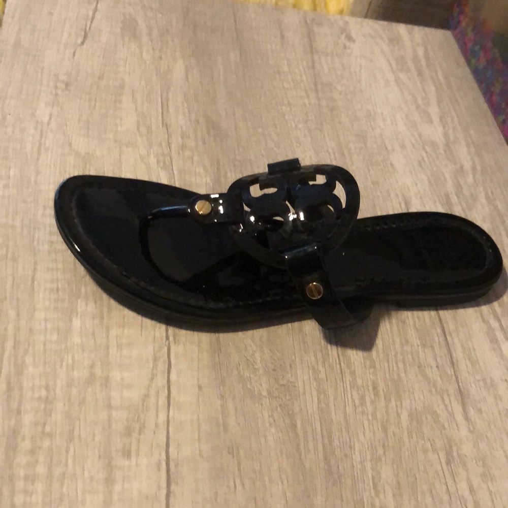 ISO right Tory Burch Milled Samdal